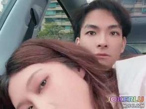  淫蕩學生妹在移動的車上被幹到高潮好幾次 斑斑